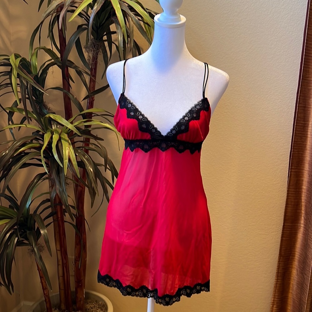 NWT- Honeydew- Sheer red nightie with black lace trim.  Excellent condition. M
